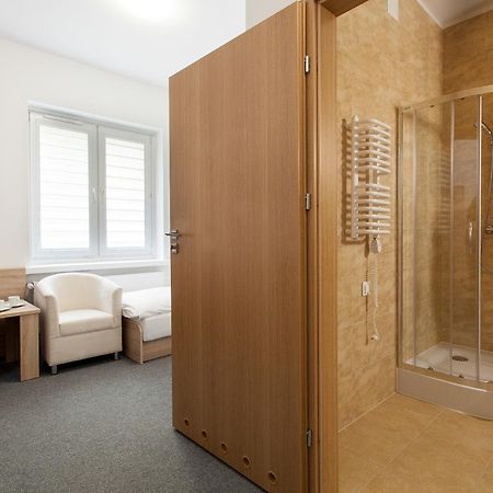 Hostel Dom Studenta Nr 1 Ans W Koninie Konin  Zewnętrze zdjęcie