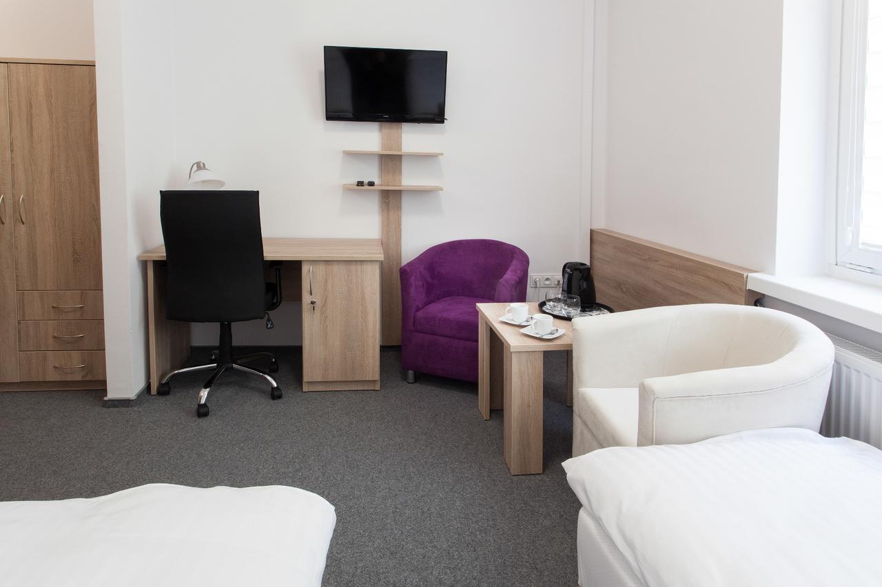 Hostel Dom Studenta Nr 1 Ans W Koninie Konin  Zewnętrze zdjęcie