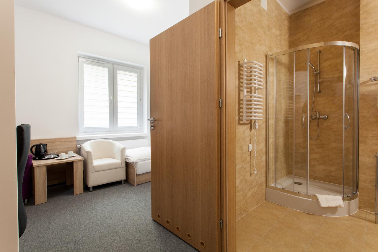 Hostel Dom Studenta Nr 1 Ans W Koninie Konin  Zewnętrze zdjęcie