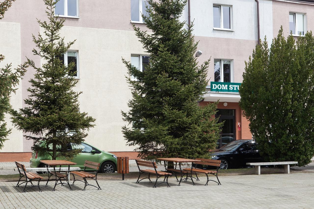 Hostel Dom Studenta Nr 1 Ans W Koninie Konin  Zewnętrze zdjęcie